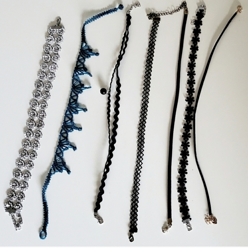 7 chokers, black, knit, beaded and more - Picture 3 of 6